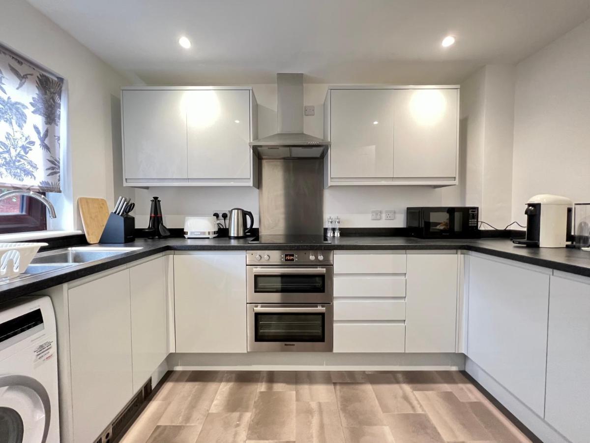 Modern 2 Bed Townhouse Just Outside City Walls With Free Private Parking York Kültér fotó